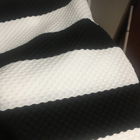 New York & Company Black & White Striped Sheath Dress w/Pleated Sleeves Size S - Picture 5 of 11